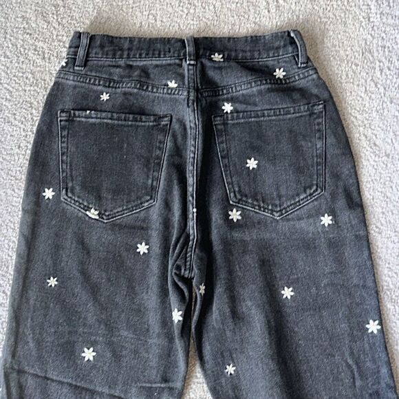 PacSun Women’s High Rise Straight Raining Daisy Jeans! - Picture 8 of 13